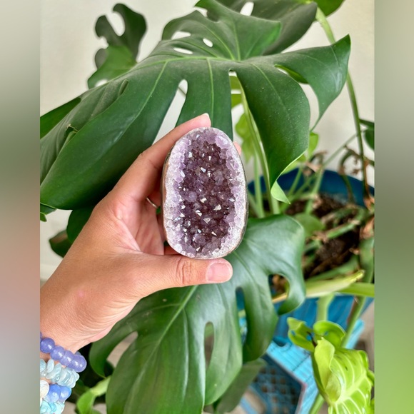 Amethyst Egg - Picture 3 of 5